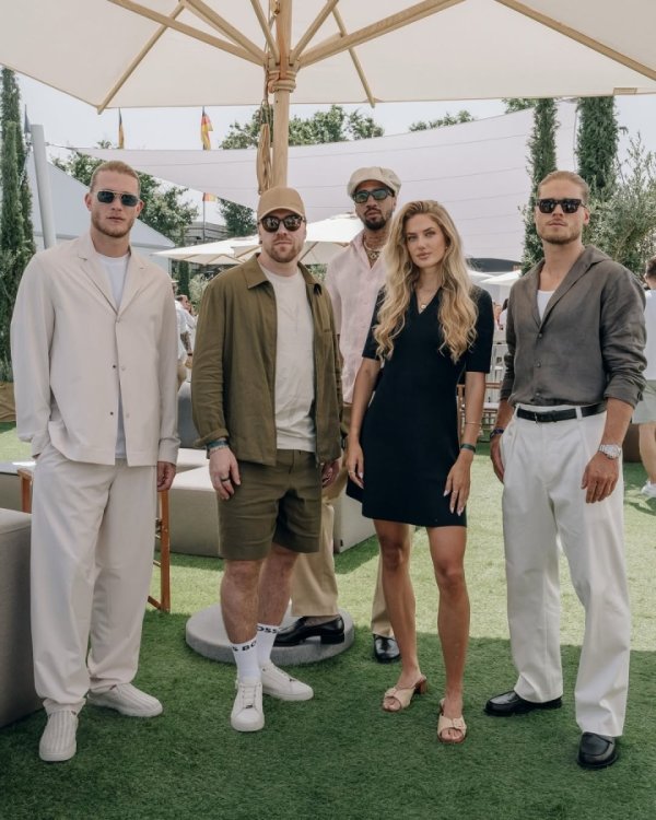 😍Carius attended the event and was in the same frame with the most beautiful track and field goddess of Germany, Alika Schmidt