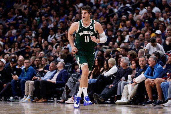 Champion center🧐Dallow returns to Los Angeles, playing for the Lakers in 17-18 but failing to enter the playoffs