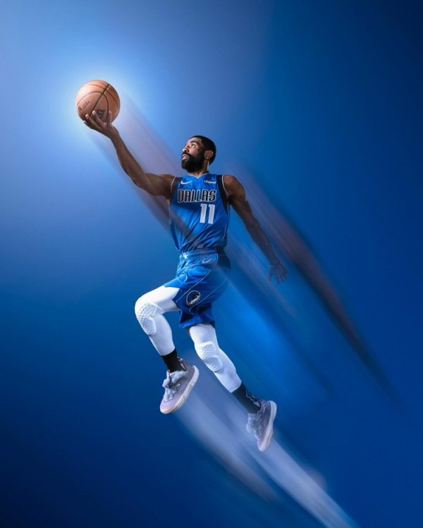 The movements are cool! Irving takes promotional photos for NBA 2K. Is this a speech?