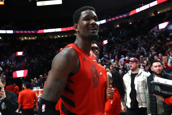Famous reporter: Being around Zhan Dong is indeed beneficial to Ayton. The key is whether he can truly bring influence.