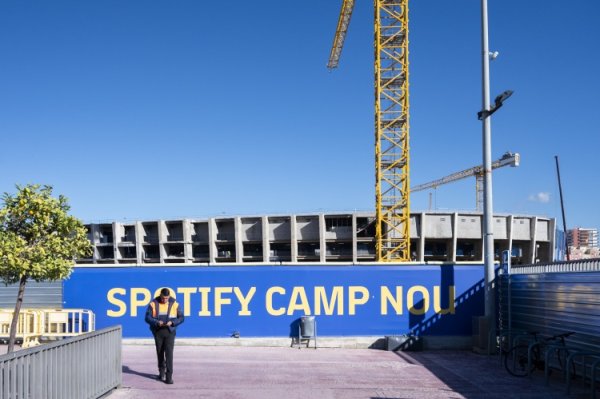 World Sports: Barcelona is about to return to Camp Nou, and they still need to wait for the permit issued by the city government