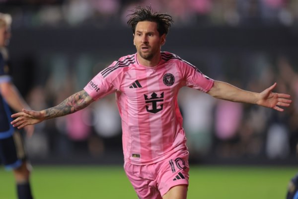 Refresh history! 38-year-old Messi scored twice in five consecutive rounds, the first in the history of the American Professional League!