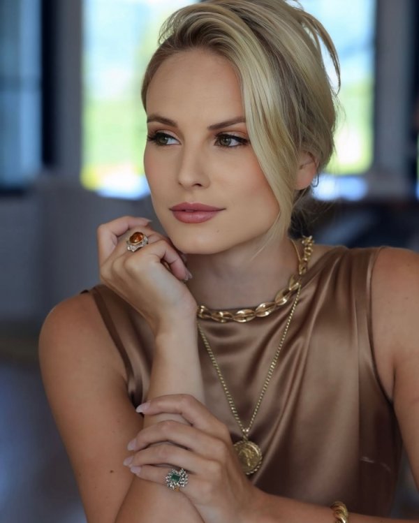 😍😍 Give you what you want! Xia Lian interviews female reporter on the sidelines❤Katie-George s beautiful pictures