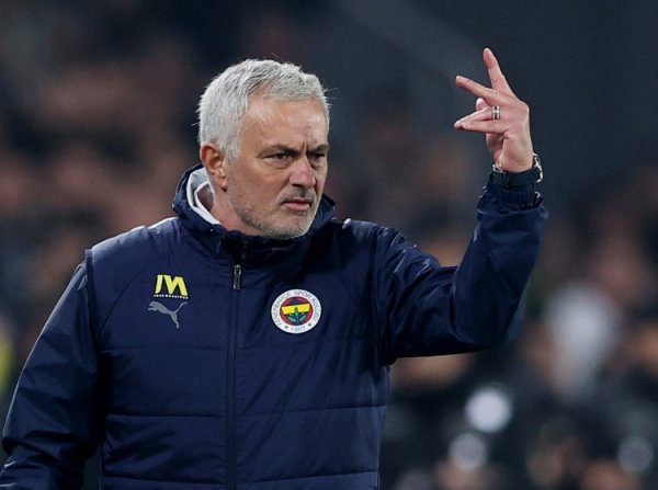 Rumors say Duran is absent from training camp, Mourinho is dissatisfied, Fenerbahce s top executives: fake news