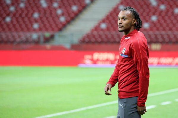 Italian media: Lazaro has entered Rome s shortlist for signings, and the two sides have made preliminary contact