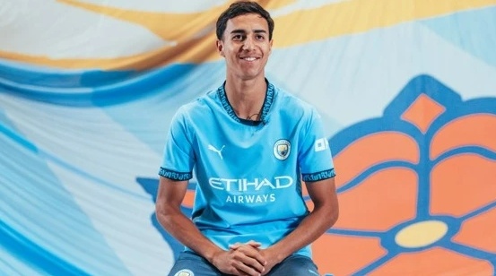 Reporter: Girona is optimistic about Manchester City teenager Rez on loan, and the players are willing to join