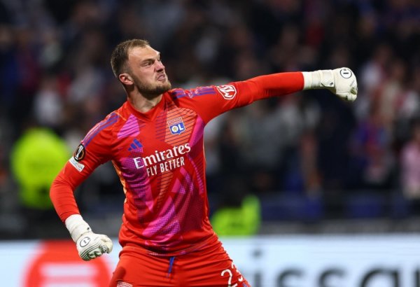 Reporter: Leeds United and Lyon reached an agreement on introducing Pelley, and the players will fly to England for medical examination