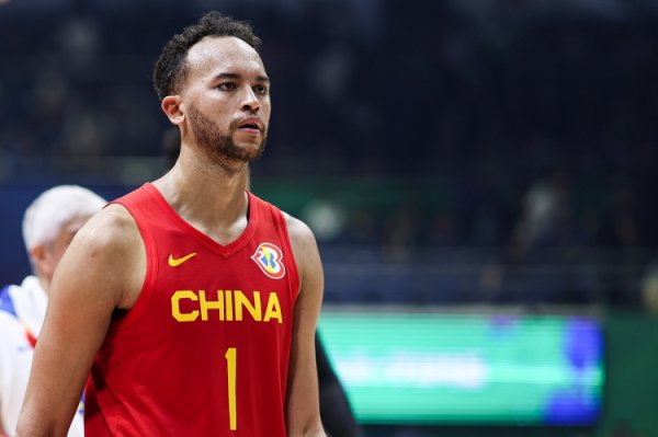 Sincere blessings! Happy 32nd birthday to Li Kaier, the first naturalized player in the men s basketball team,! 🎂