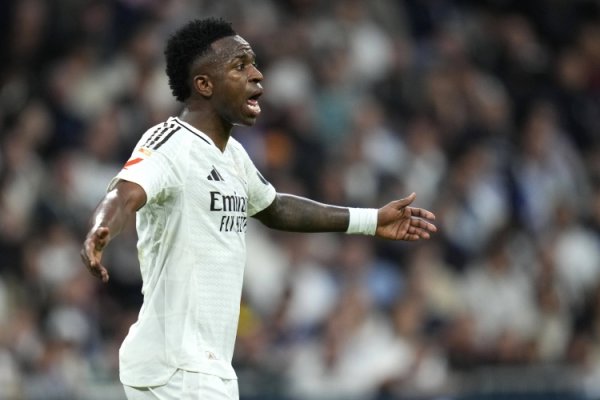 Last year, the Golden Ball was still a hit! As: Vinicius is 