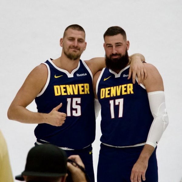 European big white bears! Jokic and new teammate Valanciunas Media Day photo
