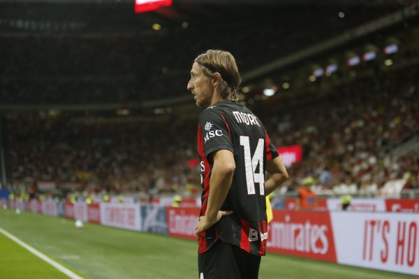 Galley: Magic Flute was carefully analyzing the opponent s position when it warmed up, and the fans cheered him not distracted