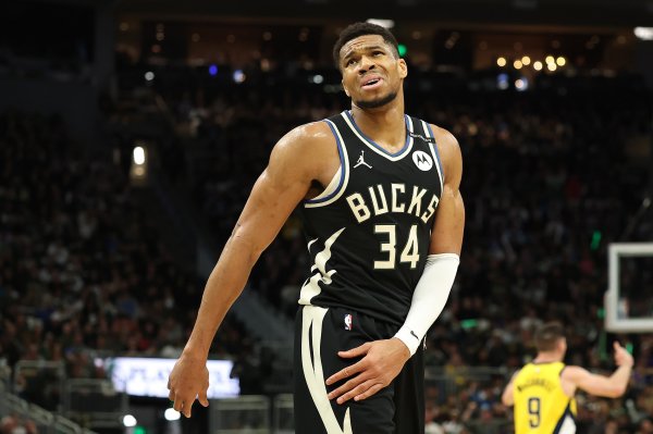 Antetokounmpo averaged 30+ games for three consecutive seasons but never won a series. The second person in history
