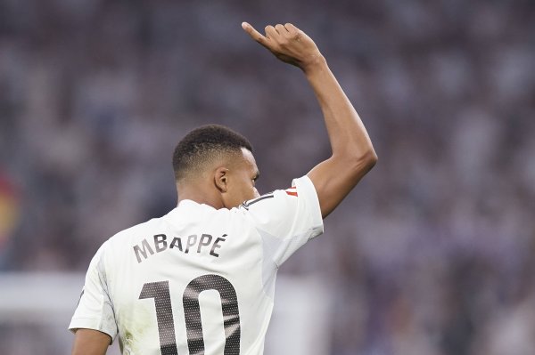 Go for the golden goal again! Mbappe has scored in 10 consecutive games since September, scoring 15 goals and providing 4 assists.