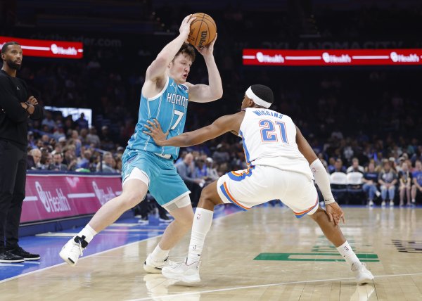 He showed some performance in the second half, but it was a three-pointer! Knipel made 5 of 11 three-pointers and 1 of 5 three-pointers, scoring 12 points and 4 rebounds.