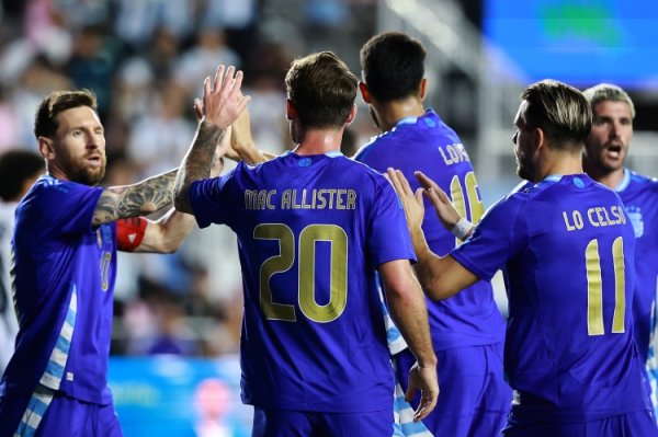 Make cakes today! Messi s full game statistics: 2 assists, 1 frame, 6 key passes! 111 touches