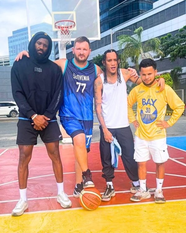 Say their names out loud! FIBA reposted the photo of copycat James&Doncic&Curry and others!