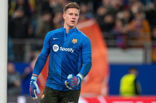 Every body: Ter Stegen is close to leaving Barcelona in the winter window, he wants to get playing time to participate in the World Cup