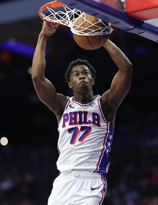 This rookie exploded! Edgecombe scored 34 points, surpassing AI and setting a new record in team history for the first game