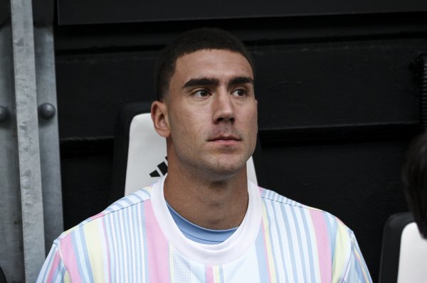 Mi Sports: Vlahovic needs to cut his salary by nearly half to stay at Juventus, and many giants are interested in visa exemption