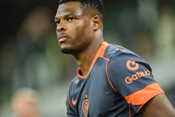 Reporter: Inter Milan believes that Dumfries’ injury is not serious and the player will return to Italy for physiotherapy tomorrow