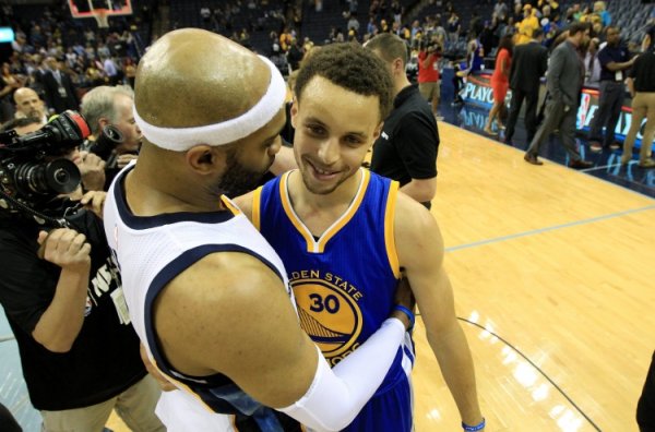 Curry: It means a lot to surpass Carter on the all-time scoring list. I even played one-on-one with him when I was young.